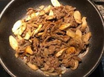 step9: 加入調味料快炒均勻後，試口味做調整；