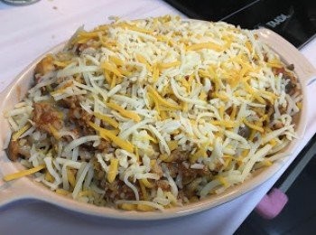 step8: 加入蕃茄粒, 炒勻, 再加入茄膏及上湯, 炒至杰身