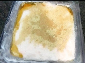 step2: 加入魚露、胡椒粉撈勻。