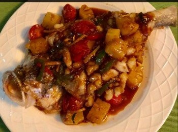 step7: 然後醬汁淋在魚身。