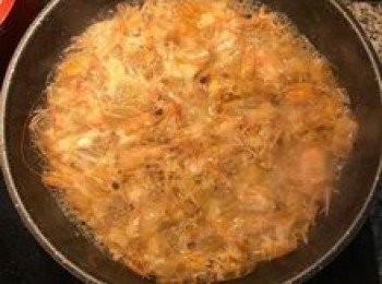 step3: 再放一碗水煮滾；