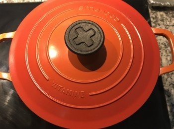 step10: 蓋上鍋蓋，小火燜煮15分鐘；