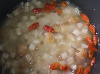 step1: 先將千層馬碲糕切成幼條狀備用