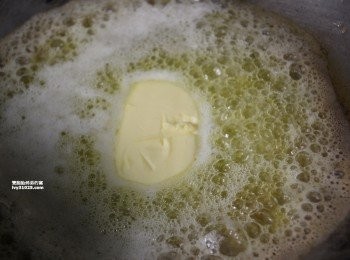 step3: 用小火煮，很快就融化開來。