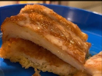 step1: 氣炸鍋盤內放入錫紙，用180’c預熱3分鐘



③ 其中一片白麵包搽上牛油和花生醬，將另一片夾上

④ 將麵包放入蛋汁，兩邊各浸2～3分鐘，四邊亦會吸入蛋汁

⑤ 用小許牛油搽上牛油紙上，放上充滿蛋汁嘅多士，用180’c 6分鐘，另一面同樣溫度時間

⑥ 完成後加上煉奶/糖醬，和一小片牛油