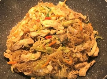 step13: 開蓋，淋少許香油拌勻即可；帶便當也很讚喔～❤️