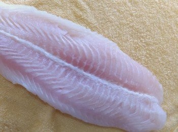 step1: 龍利柳解凍後控幹水