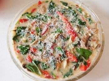 step3: 將所有材料倒入烤盤內，放入已預熱180度C焗爐，焗約30-35分鐘即成！