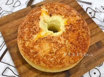 step15: 蛋糕體非常細緻，蛋香奶香還有略帶鹹度的起司，不甜不膩。做給孩子當點心真的很適合。