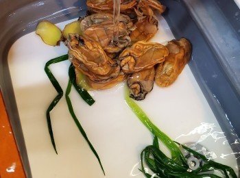 step3: 然後將金蠔再沖水