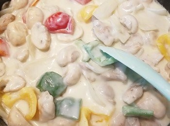 step14: 加回<span class="group_2">白汁</span>拌煮勻。