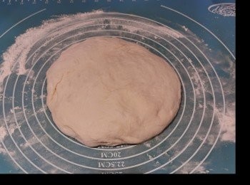 step1: 先用麵包機製作<span class="group_1">麵糰</span>，大概用45分鐘