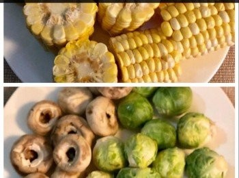 step4: 將所有蔬菜倒入，加上牛油，蒜茸，迷迭香草及<span class="group_2">調味料</span>攪勻後，圍繞著雞旁一起焗30分鐘。