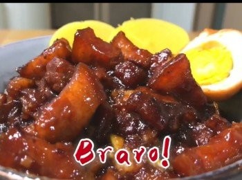 step12: 完成，裝起白飯，淋上滷肉，加入滷蛋及醃蘿蔔