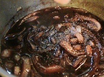 step9: 再加入少許粉紅鹽/海鹽和黑胡椒碎調味, 再按個人口味決定是否需要再加多些糖, 攪拌後可熄火