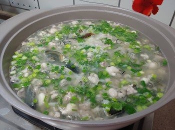 step11: 最後灑上及蔥花芫茜碎便可進食。