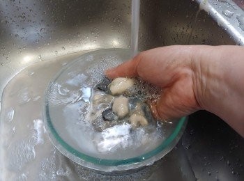 step4: 重複此步驟數次至蠔仔潔白為止