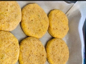 step11: 我沒有氣炸鍋所以用油炸，如有氣炸鍋可以噴上油攞去氣炸，還會健康D