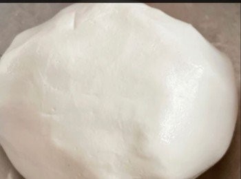 step1: 將糯米粉加溫水揉成粉團