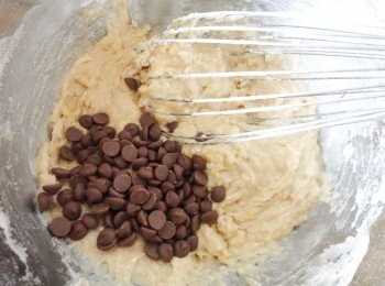 step2: 然後下所有材料在碗內，拌勻