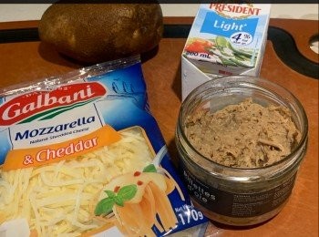 step2: 焗薯去皮，切片。