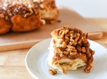 step10: 放入已預熱190度C焗爐，焗約30－35分鐘。待涼10分鐘後，再將整盤麵包卷反轉即成！