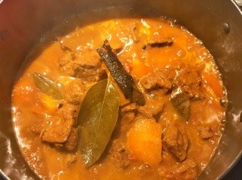 step15: 試湯汁鹹度，可用鹽或魚露做調整。