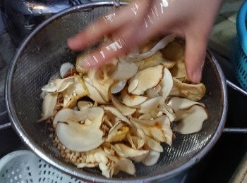 step6: 其他湯料洗淨備用。