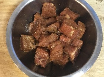 step3: 抓勻後醃漬20分鐘；