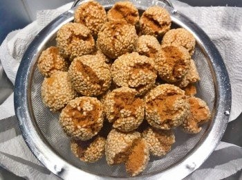 step16: 撈起瀝油即可。
放冷後食用更香酥！用這樣的配方做，只有酥脆不會硬邦邦喔～