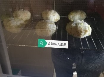 step5: 中途翻一翻炸物，最後兩三分鐘目測效果，判斷加時或減時。