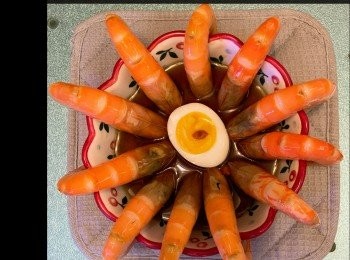 step3: -<span class="group_2">汁料</span>（酒類除外）煲滾放涼。
 把蝦倒放入湯汁內，放入雪櫃一晚。