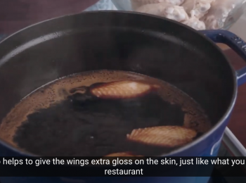 step8: 放入麥芽糖，老抽，瑞士汁和<a href="https://bit.ly/3zHU5V3" target="_blank" data-keyword="雞翼" class="guide-link"><strong>雞翼</strong></a> <span style="display:inline-block;vertical-align:middle;margin-top:-3px;color:initial;border-radius:3px;padding:2px 3px;font-size:12px;line-height:14px;background:#87d300;color:#fff;">即買</span> 