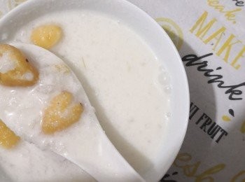 step1: 先將雪燕用水浸發起揀去木屑雜質隔乾水份備用（預早前一晚預備浸發）