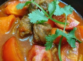 step8: 最後加入餘下的蕃茄和茄汁，兜炒至杰身(若汁料太多可抽起部分)，即成。