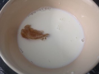 step1: 將材料放在一個適合微波器皿。微波用600w叮2分鐘，取出攪勻，再轉用200w叮5分鐘。完成後有部份油分可能分離，可用打蛋器攪到滑身即成。（微波叮叮都要小心滾瀉，最好預大隻啲嘅器皿。）