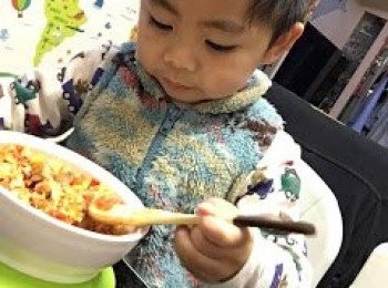step5: 米豬每次見到爸爸食焗豬就最鐘意立晒佢啲雜豆, 今次成碗又粟米又甘筍又菇, 唔駛打劫爸爸0個啲喇~