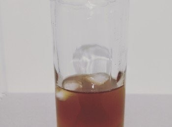 step5: 放陰涼處儲存靜代三個月之後便可開封享用（加入冰塊/梳打水味道更佳）