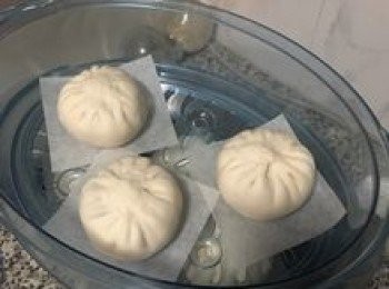 step19: 發酵完成後，再蓋鍋蓋，冷水起蒸20分鐘即可。20分鐘到後，請勿急著開鍋蓋，可以再等個5分鐘，讓鍋內溫度降下來，蒸氣散掉再開。