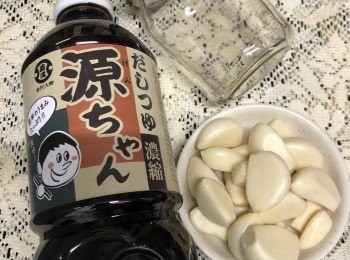 step1: 蒜頭剝成蒜仁。