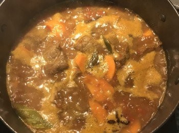 step13: 加水到剛好淹沒<span class="group_1">食材</span>，大火煮滾；