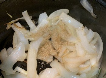 step2: 汁料：
日式溏心蛋 汁料
料理酒 2湯匙
黃糖 1湯匙
特濃麻油 1湯匙
木魚花 少許