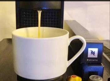 step6: 然後當然是弄1 杯咖啡。




想知道我更多食譜，可去我Facebook， 專頁。

https://m.facebook.com/carlineki/