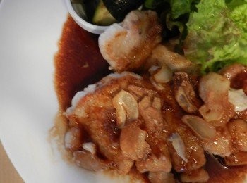 step9: 淋上醬汁。