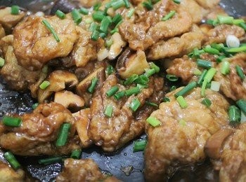 step5: 最後加入蔥花略炒即可