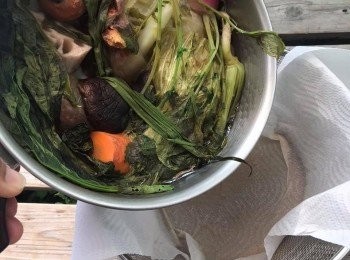 step13: 煮開後，調小火繼煮１個小時後過濾