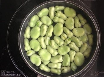 step2: 把其加入熱水中煮約3分鐘