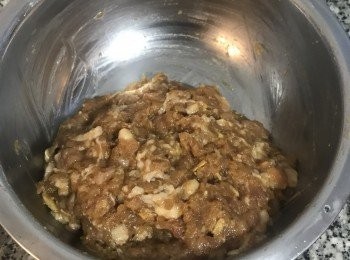 step3: 攪拌到<span class="group_4">醬汁</span>完全吸收略有黏性即可放入冰箱冷藏醃漬；