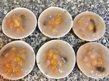 step13: 起鍋放涼後再脫模（要不然會破皮喔）；