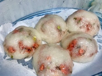 step16: 即可取出放涼；這樣就很好吃了喔～也有喜歡泡油的朋友，可以等肉圓涼透後再小火泡油喔～